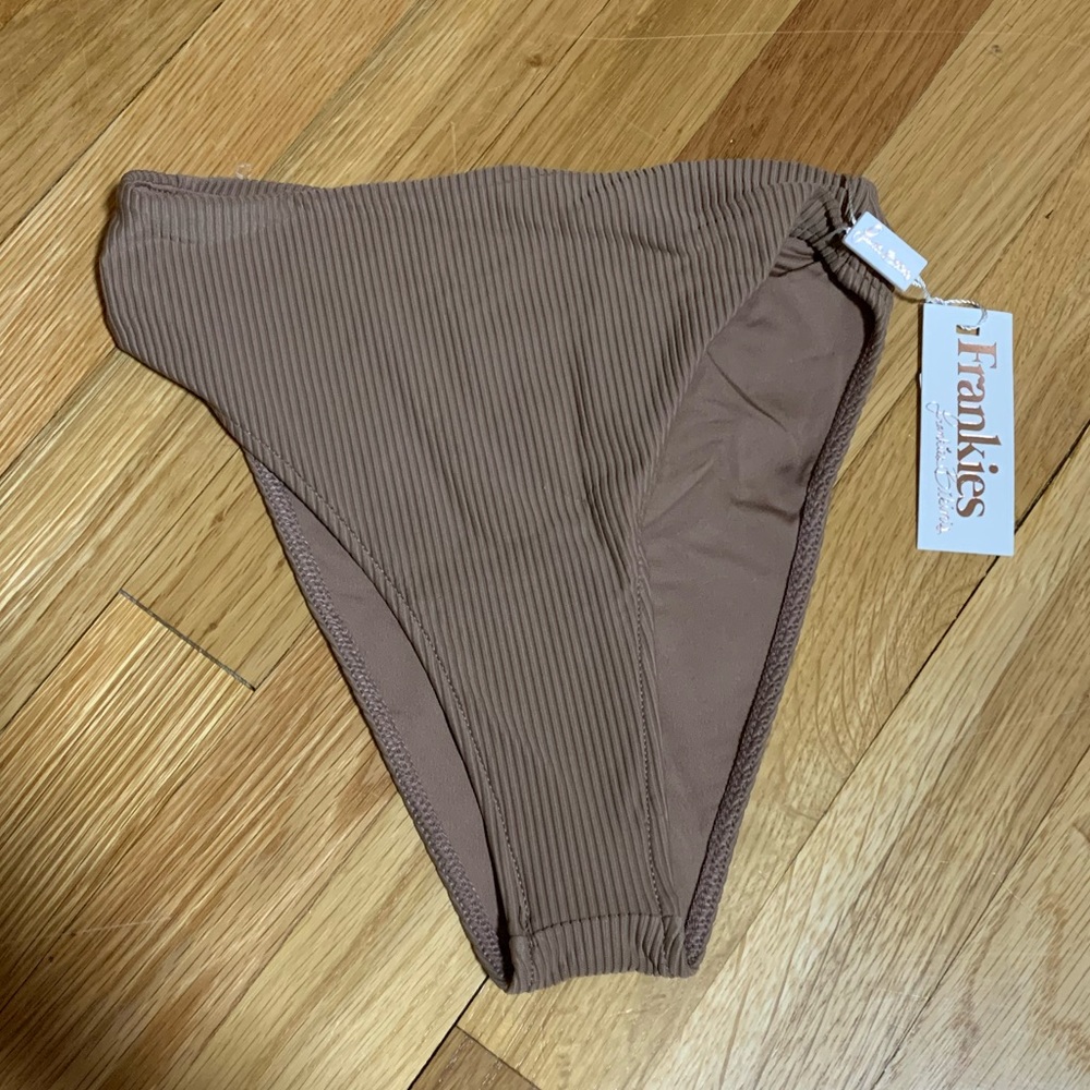 NWT. NBW. Frankie’s Bikinis Jenna Bottom - Size XS